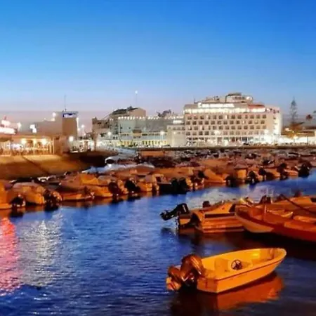 #farocarmolodge Private Downtown & Free Parking * ファロ